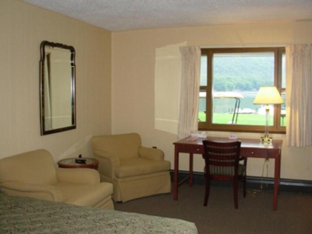Red Carpet Inn On The Lake - Oneonta Zimmer foto
