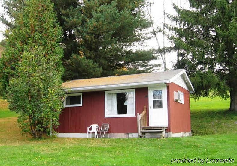 Red Carpet Inn On The Lake - Oneonta Exterior foto